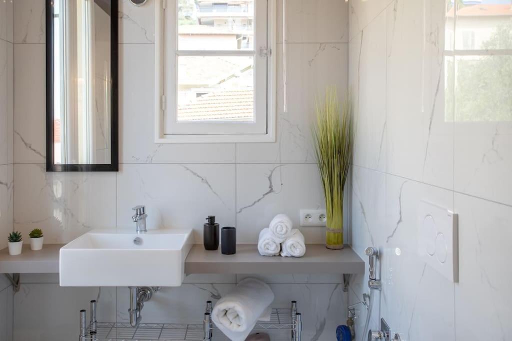 וילפראנש-סור-מר #24 Marie-Claire Suite Sea View/Balcony/Ac/5Min Port מראה חיצוני תמונה